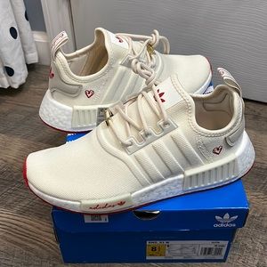💌 NWT ADIDAS NMD 💌